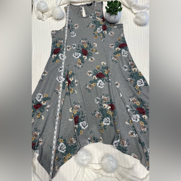 Woman’s Torrid Flowy Dress Size 12 - Picture 4 of 6